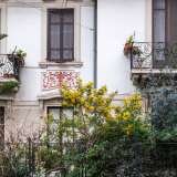 Le eleganti residenze con giardino, ispirate alle Garden cities inglesi di met� Ottocento, furono innalzate per fornire alloggio ai funzionari della �Postelegrafonica�